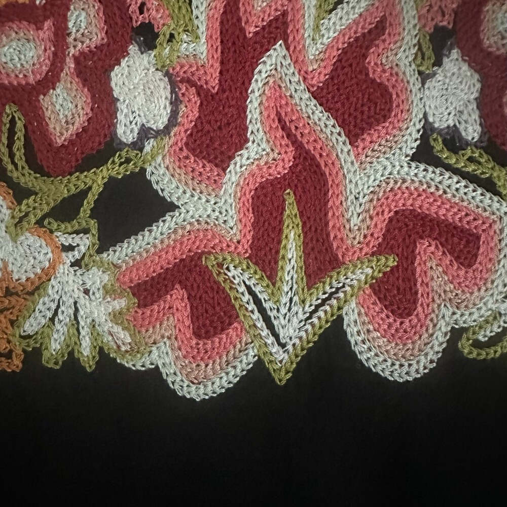 Anthropologie Tiny Embroidered Floral Tee Blouse Black XS NWT - Picture 5 of 9